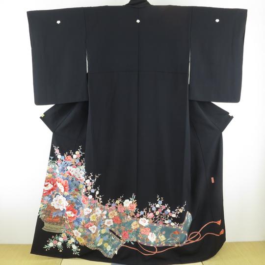 本場加賀友禅作家の黒留袖、ネットショップでも出品しています 